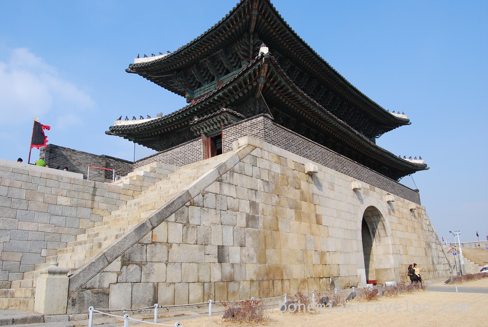 Janganmun Gate od Suwon Fortress.